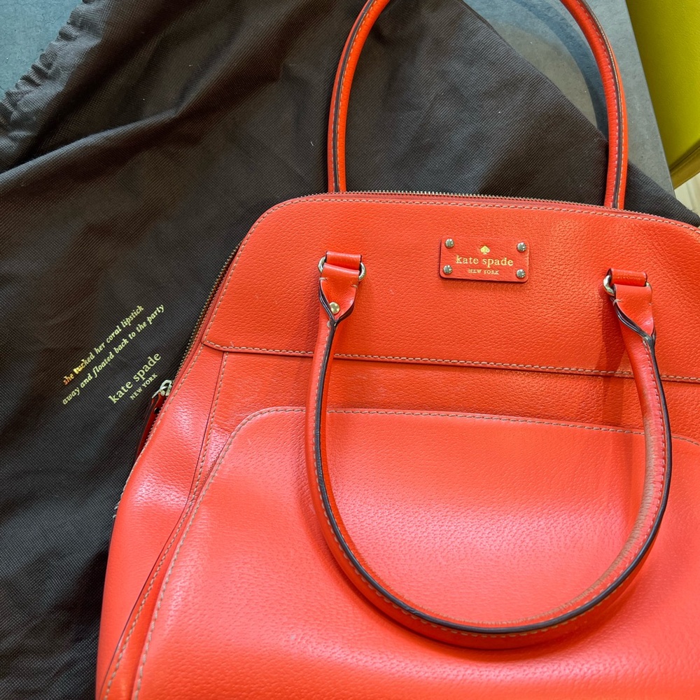 Kate Spade handbag
Leather
Bring orange/pinkish - Picture 1 of 5